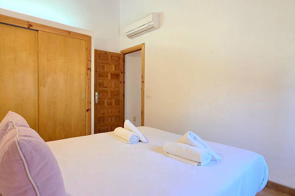 New Finca with swimming pool in Consell, Majorca Center