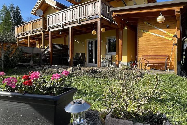 Ferienhaus für 5 Personen, mit Balkon und Garten sowie Sauna