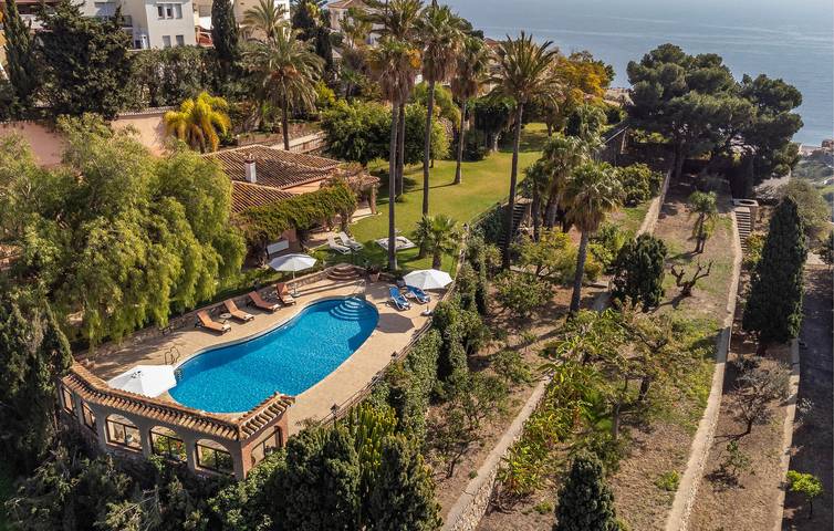 Ferienhaus für 10 Personen, mit Pool und Terrasse