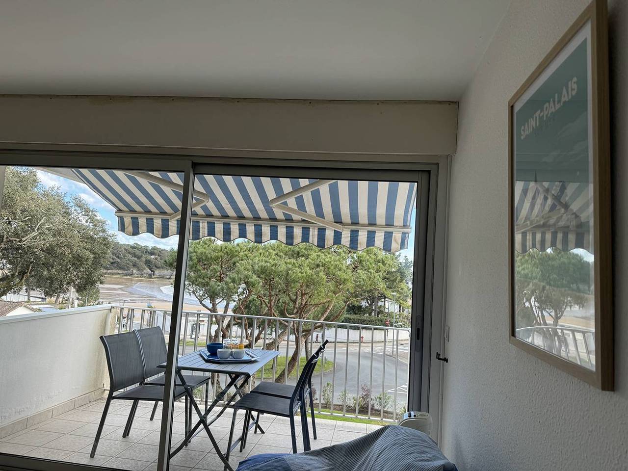 Apartamento entero, Estudio moderno 2* con balcón, centro St Palais, aparcamiento seguro in Saint-Palais-sur-Mer, Côte de Beauté