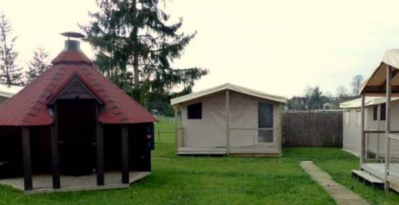 Tente pour 4 Personnes dans Verteillac, Périgord Vert