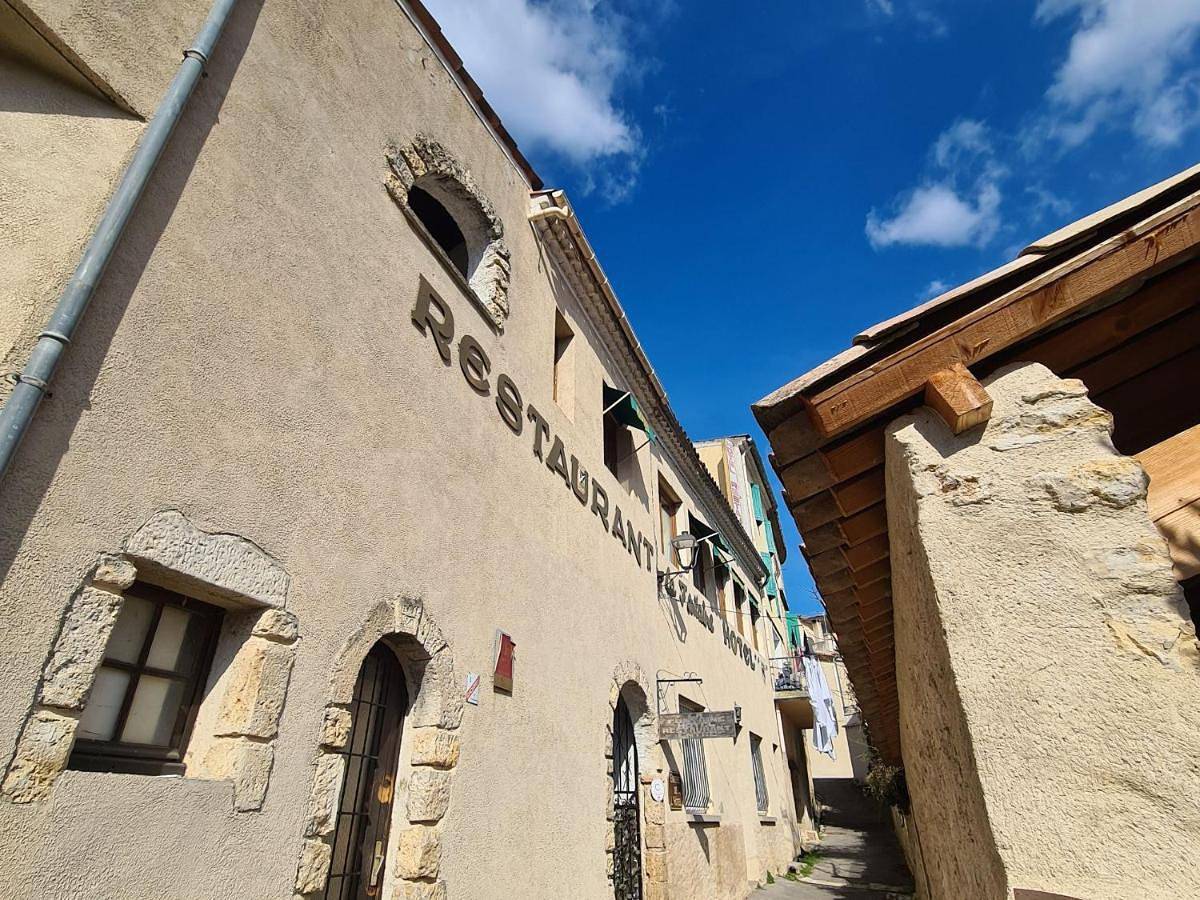 Basic Double Room with Shared Bathroom in Saint-Martin-de-Brômes, Alpes-de-Haute-Provence