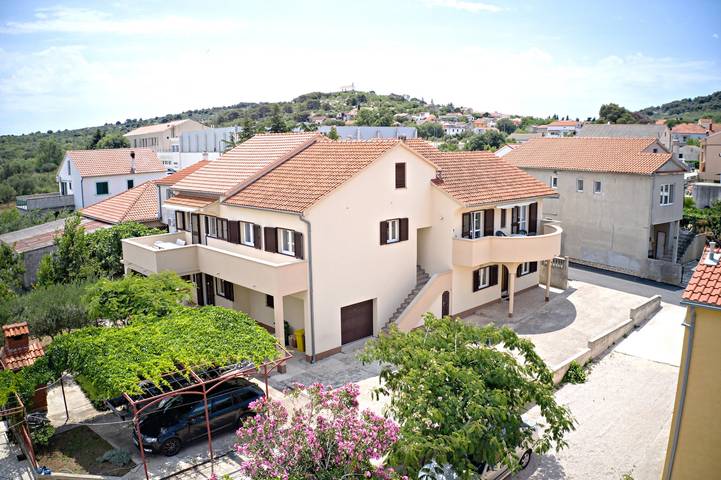 Ferienwohnung für 4 Personen, mit Balkon/Terrasse auf Murter - 2