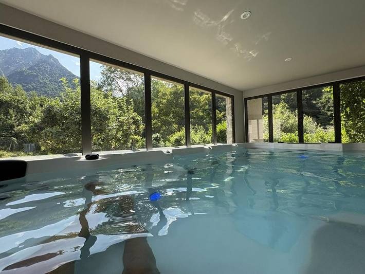Casa rural con piscina para 18 personas, con Balcón y Jacuzzi además de Terraza y Jardín en Parque nacional de Ordesa y Monte Perdido - 2