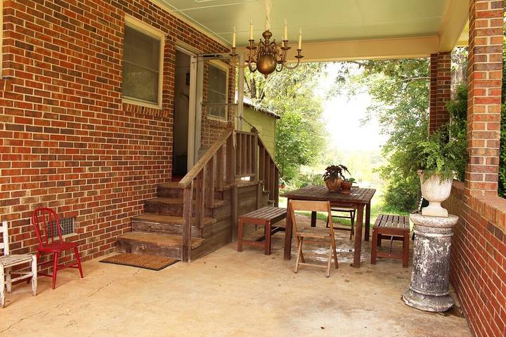 Glamping for 6 people, with yard and terrace, with pets in Georgia