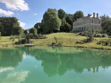 Chambre d’hôte pour 2 personnes, avec vue et jardin ainsi que terrasse et vue sur le lac à Vallenay