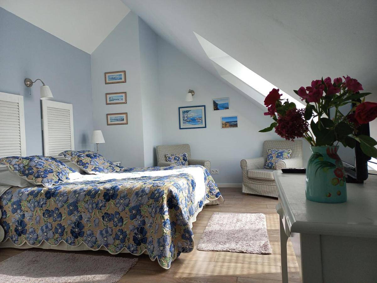 Twin Room in Vieuvy, Mayenne