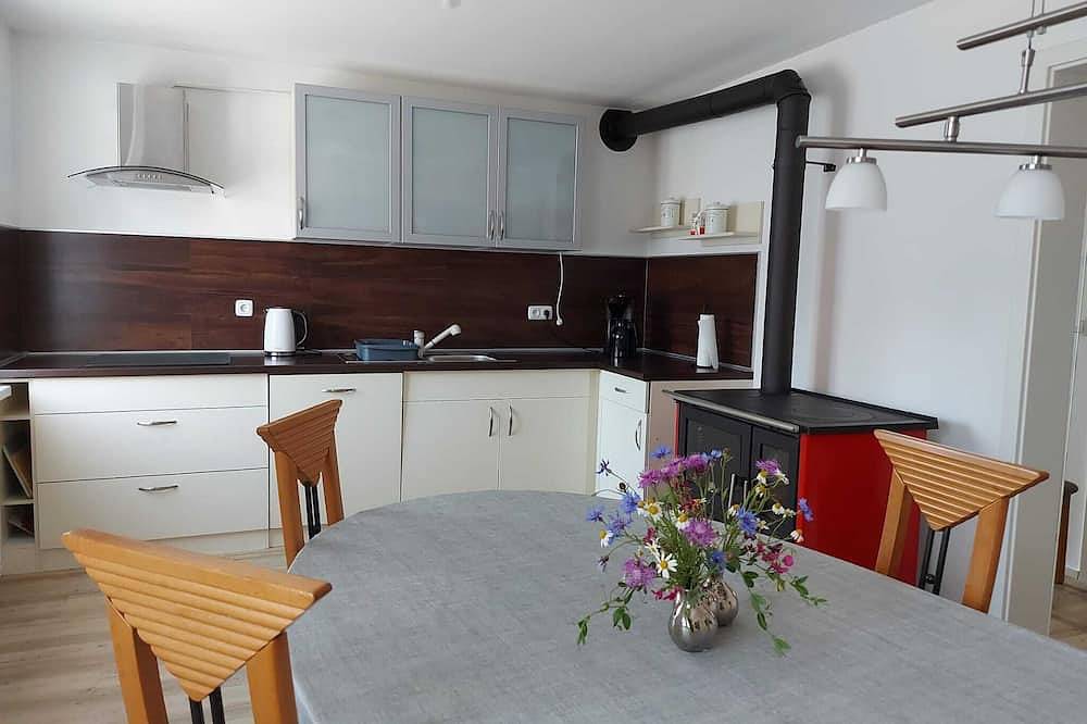 Ganze Wohnung, Große Ferienwohnung mit Terrasse (120qm) für bis zu 6 Personen in Memmelsdorf, Landkreis Bamberg