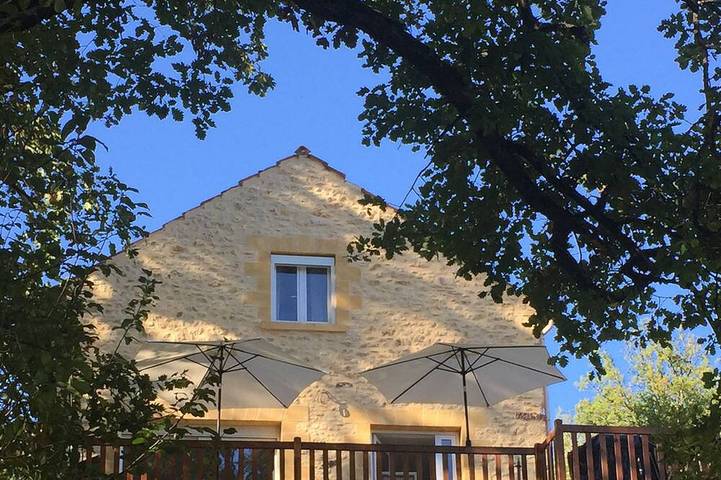 Gîte pour 6 personnes, avec Balcon ainsi que Jardin et Piscine à Le Buisson-de-Cadouin