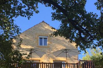 Gîte pour 6 personnes, avec piscine ainsi que jardin et balcon à Le Buisson-de-Cadouin