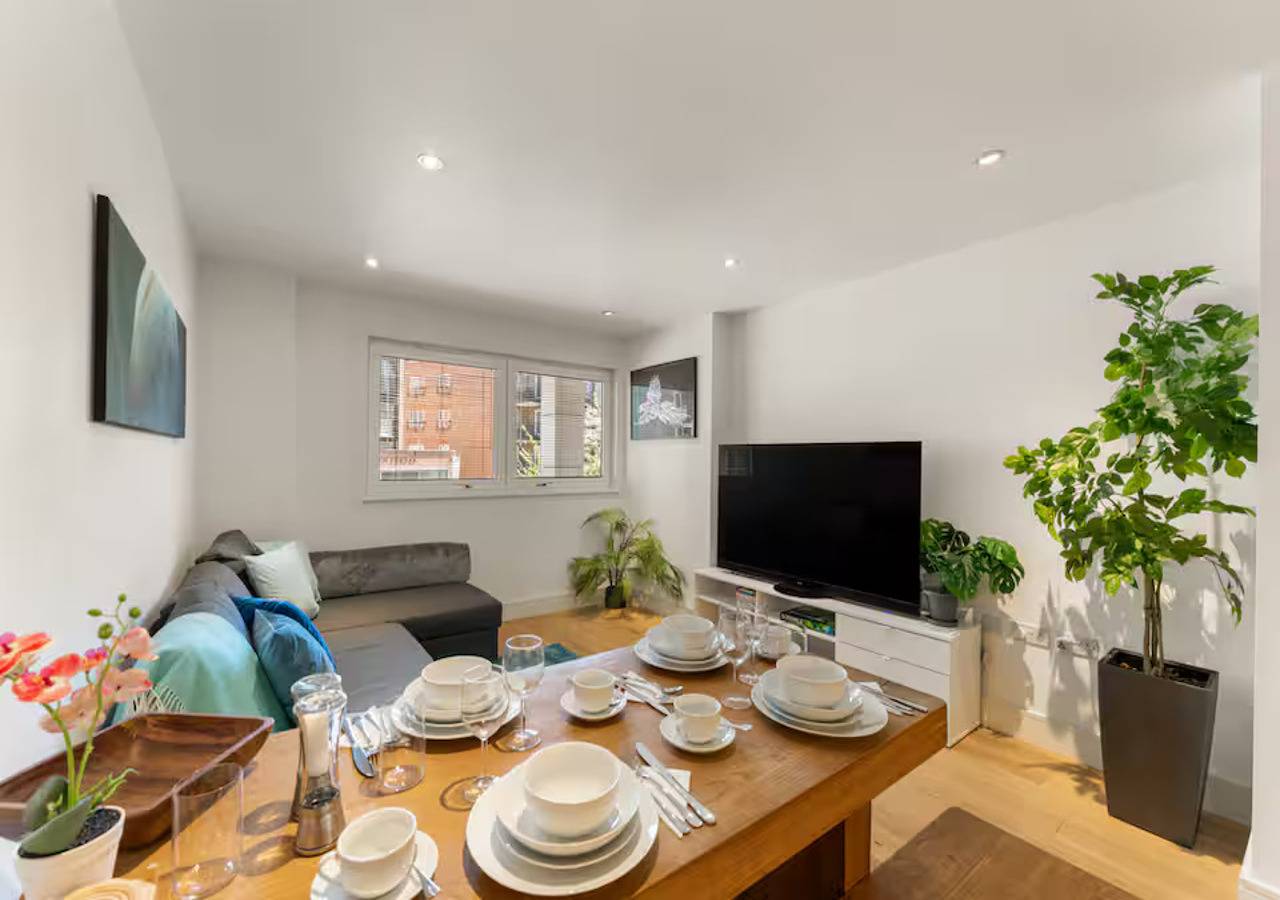 Ganze Wohnung, Lovely, spacious 2Br Apartment central Kingston - Pass the Keys in Kingston an der Themse, London
