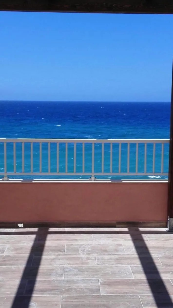 Alojamiento y desayuno para 5 personas, con terraza y vistas - 1