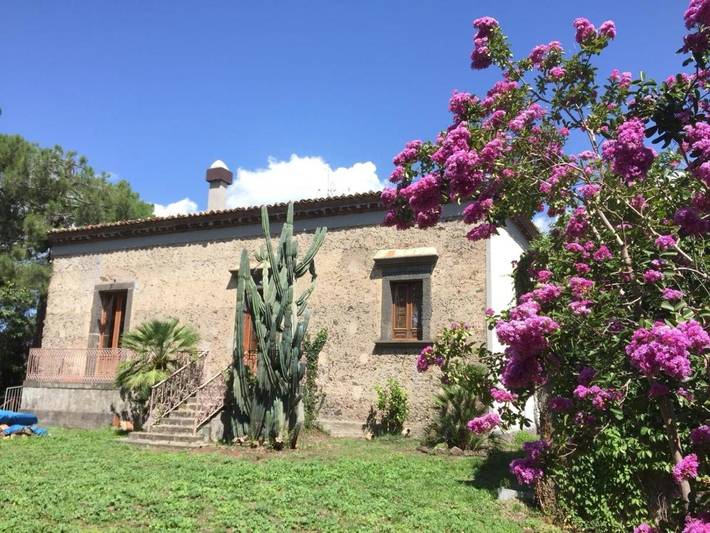Location de vacances pour 4 personnes, avec Terrasse ainsi que Jardin et Vue à Randazzo - 4
