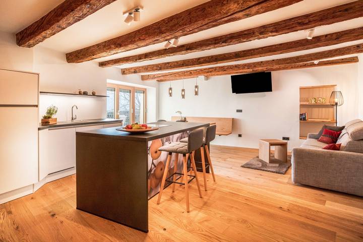 Hel lejlighed, Brantenhof Design Apartment "Pomum" with Shared Garden, Sauna, Balcony & Wi-Fi in Penon, Cortaccia sulla Strada del Vino