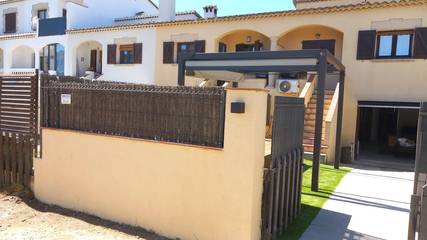 Chalet voor 4 Personen in Sant Pere Pescador, Costa Brava, Afbeelding 1