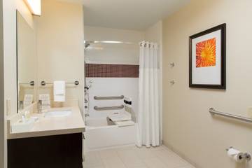 Hotel for 6 Guests in Los Angeles County, Picture 3