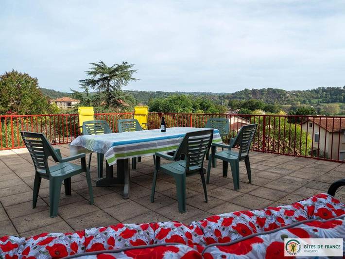 Gîte pour 5 personnes, avec balcon à Livinhac-le-Haut - 2