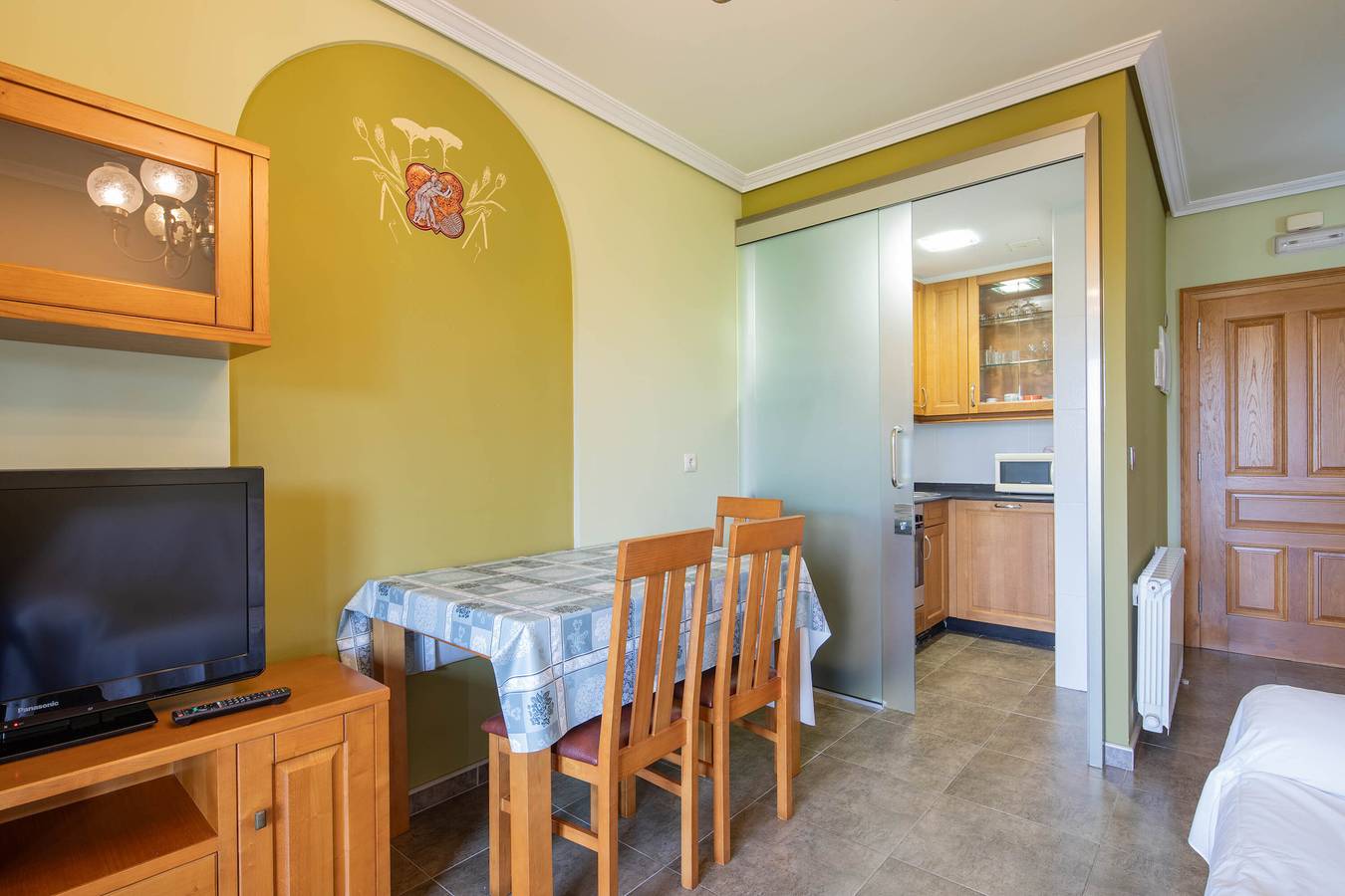 Apartamento entero, Apartamento 'Apartamento 11' con piscina compartida, terraza privada y Wi-Fi in Cangas, Rias Baixas