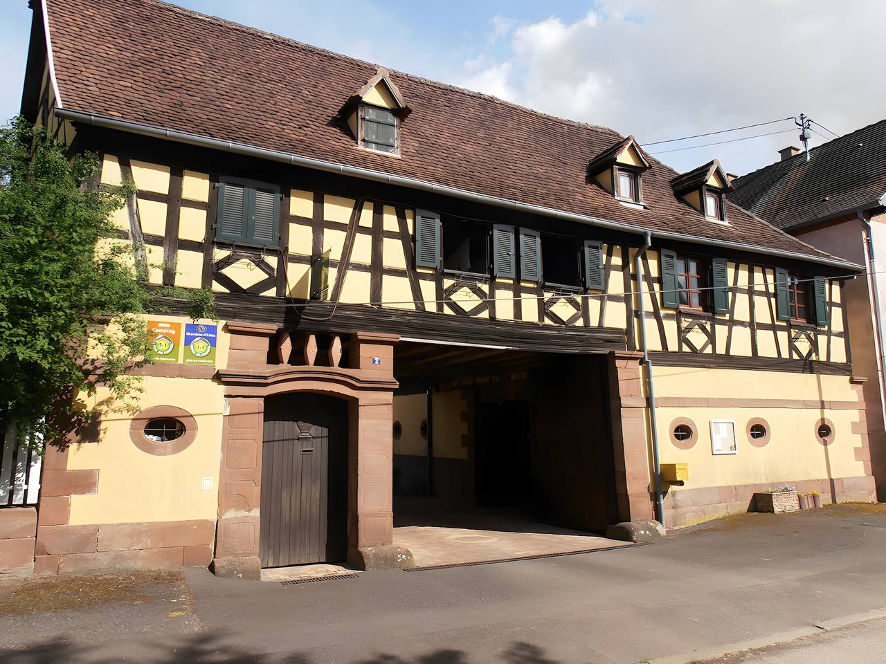 Großes Ferienhaus ~Le Bleuet~ "bi's anstetts" in Issenhausen, Region Straßburg