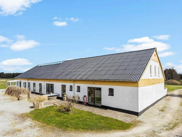 Ferienhaus für 24 Personen, mit Terrasse in Løkken