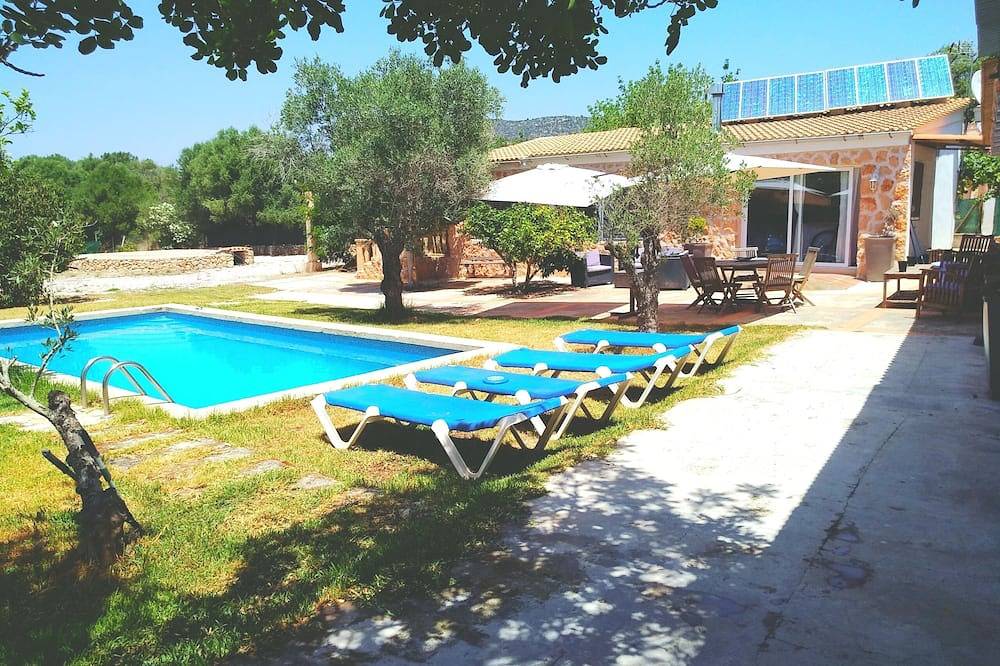 Private farm, wifi, private pool, barbecue, 13 minutes from the beach in Llucmajor, South Majorca