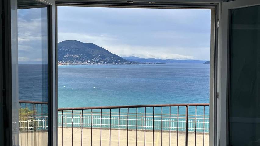 Ferienwohnung für 4 Personen, mit Ausblick und Terrasse in Laigueglia - 3