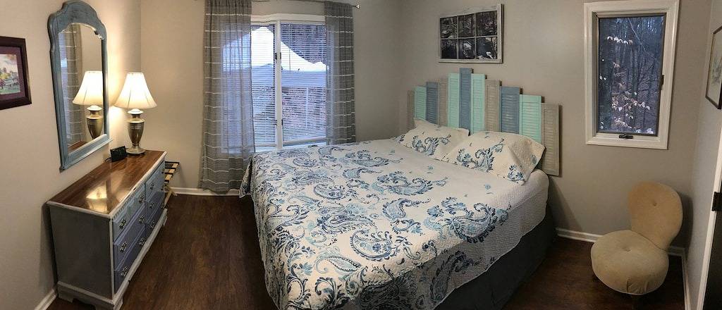 2. 5 Hektar Wald in einer ruhigen, tiefen Wasserbucht - schaffen Sie großartige Urlaubserinnerungen in Smith Mountain Lake