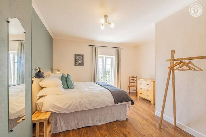 Location de vacances pour 2 personnes, avec piscine ainsi que terrasse et jardin à Saint-Sernin-du-Plain - 3