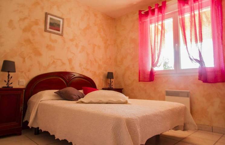 Location de vacances pour 6 personnes, avec jardin à Ambres - 3