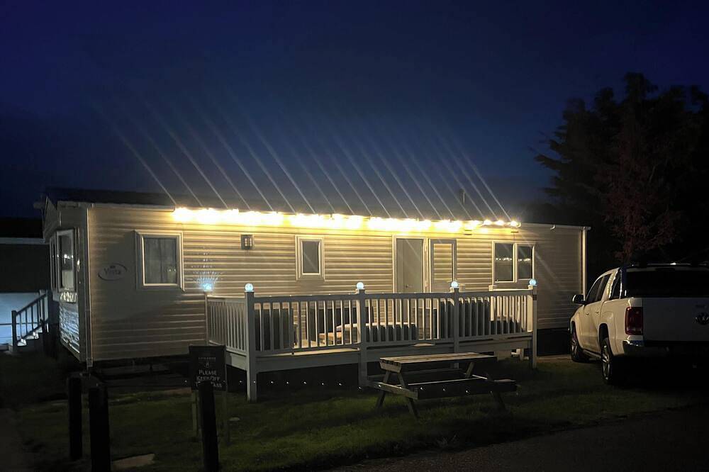 2 bed 6 berth en suite caravan Towyn in Towyn, Conwy region