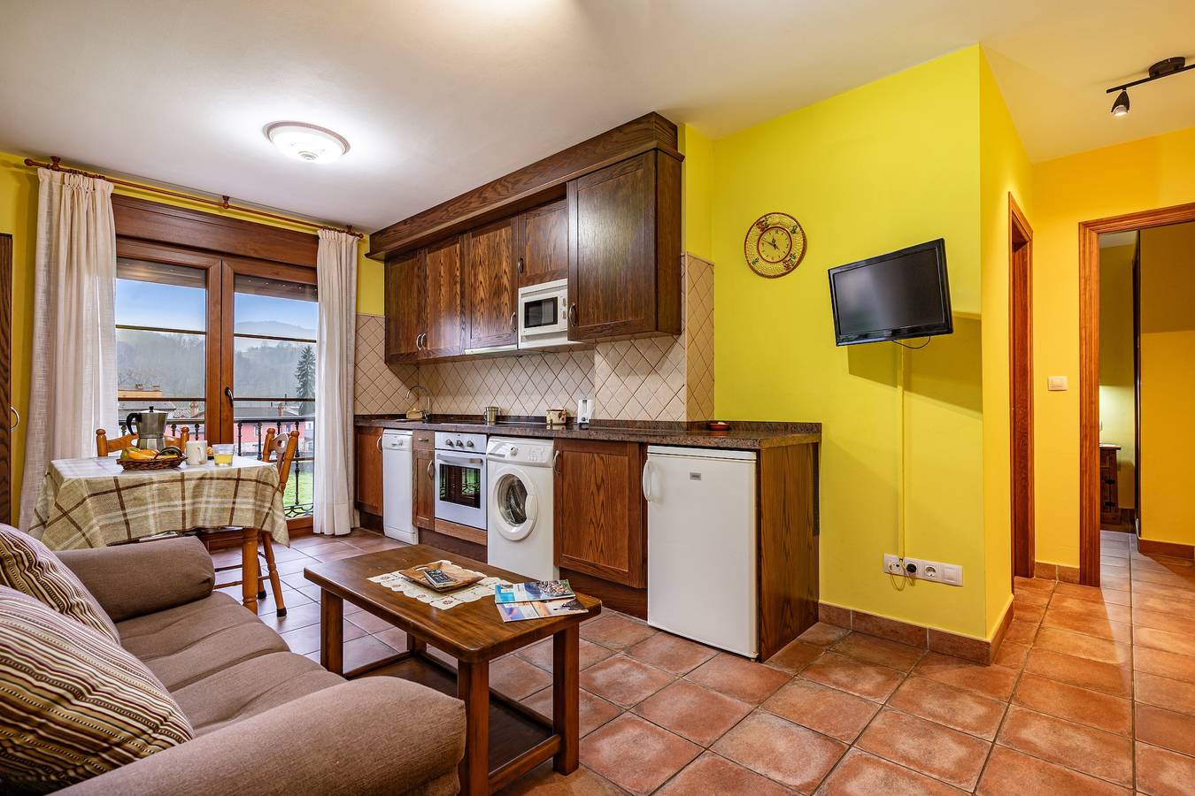 Apartamento 'La Viña 6' con vistas a la montaña y Wi-Fi in Cangas de Onís, Provincia de Asturias