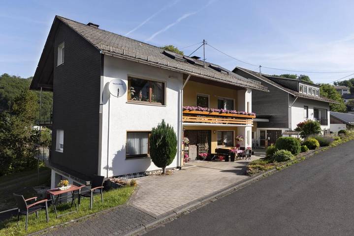 Ferienhaus für 2 Personen, mit Balkon und Terrasse sowie Garten in Netphen