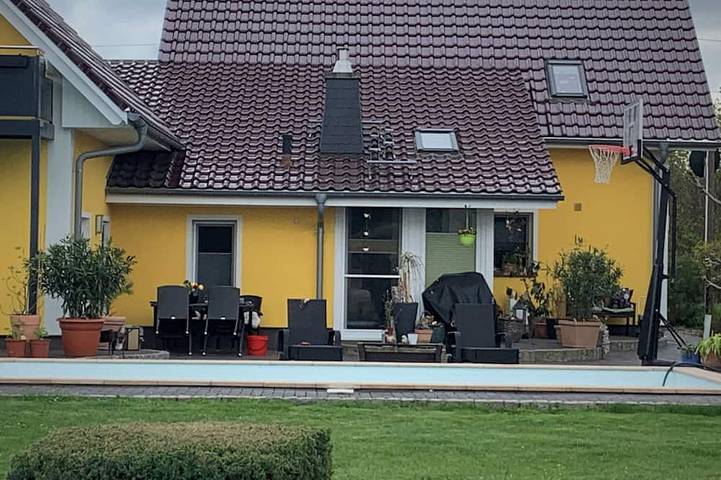 Ferienhaus für 4 Personen, mit Pool und Garten in Schipkau