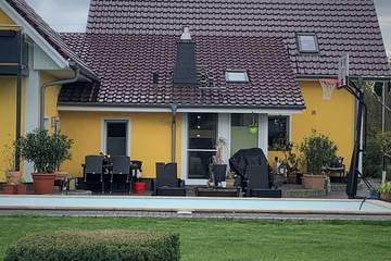 Ferienhaus für 4 Personen, mit Garten und Pool in der Lausitz