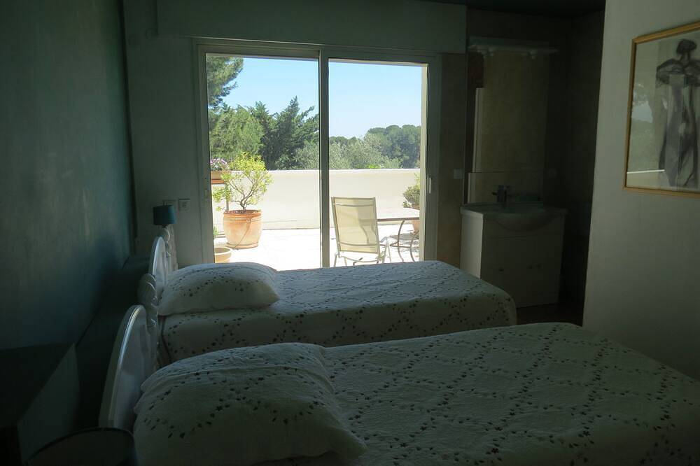 Villa 80m2 Terrasse 100m2 zwischen Cannes Antibes Schwimmbad Garten Meerblick Berge in Vallauris, Mittelmeerküste (Frankreich)