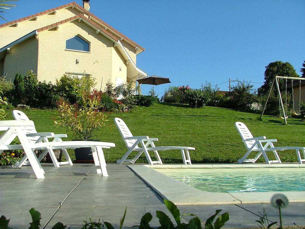 Chambre d'hôtes Les Enselmes - Chambre Ambre in Montagnieu, Région de La Tour-du-Pin