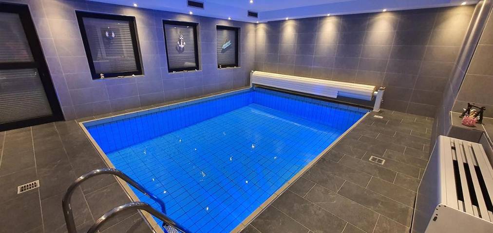 Ferienwohnung für 4 Personen, mit Terrasse und Garten sowie Pool in Neuss