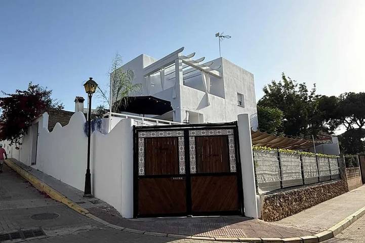 Casa de férias para 6 pessoas, com jardim e varanda em Punta Umbría