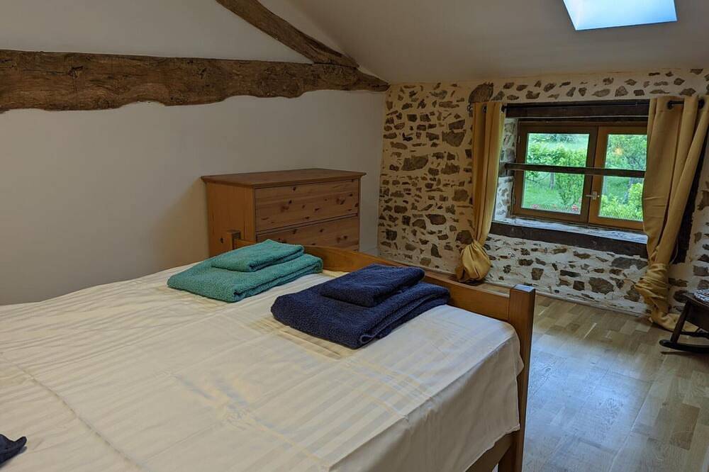 Spacieuse maison à Massignac avec jardin privatif in Massignac, Charente