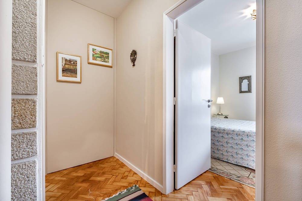 Viva Casa do Galo - Big family house with parking spot in Cedofeita, Porto