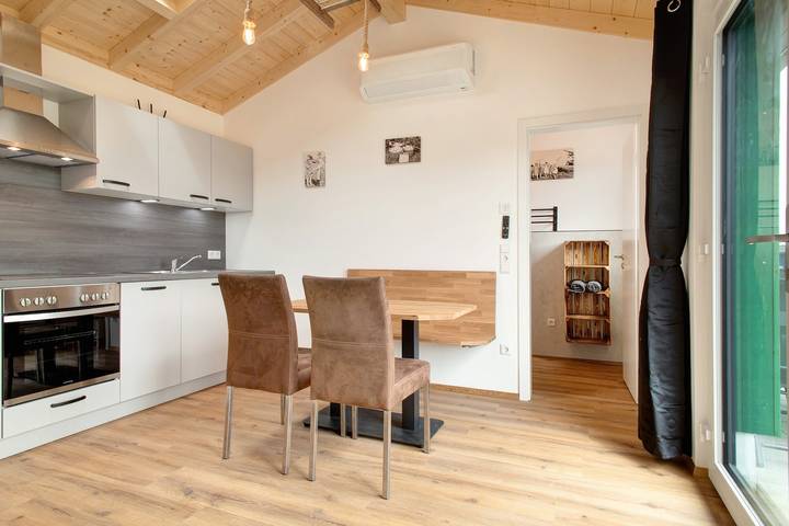 Ganze Ferienwohnung, Ferienhaus 'Haus Feige' mit privater Terrasse, Wlan und Klimaanlage in Kressbronn am Bodensee - Poppis, Kressbronn am Bodensee