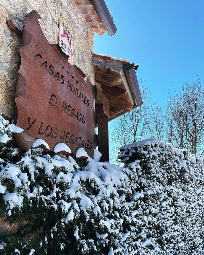 Casa rural con piscina para 4 personas, con vistas además de piscina y jardín, Se admiten mascotas en Provincia de Segovia