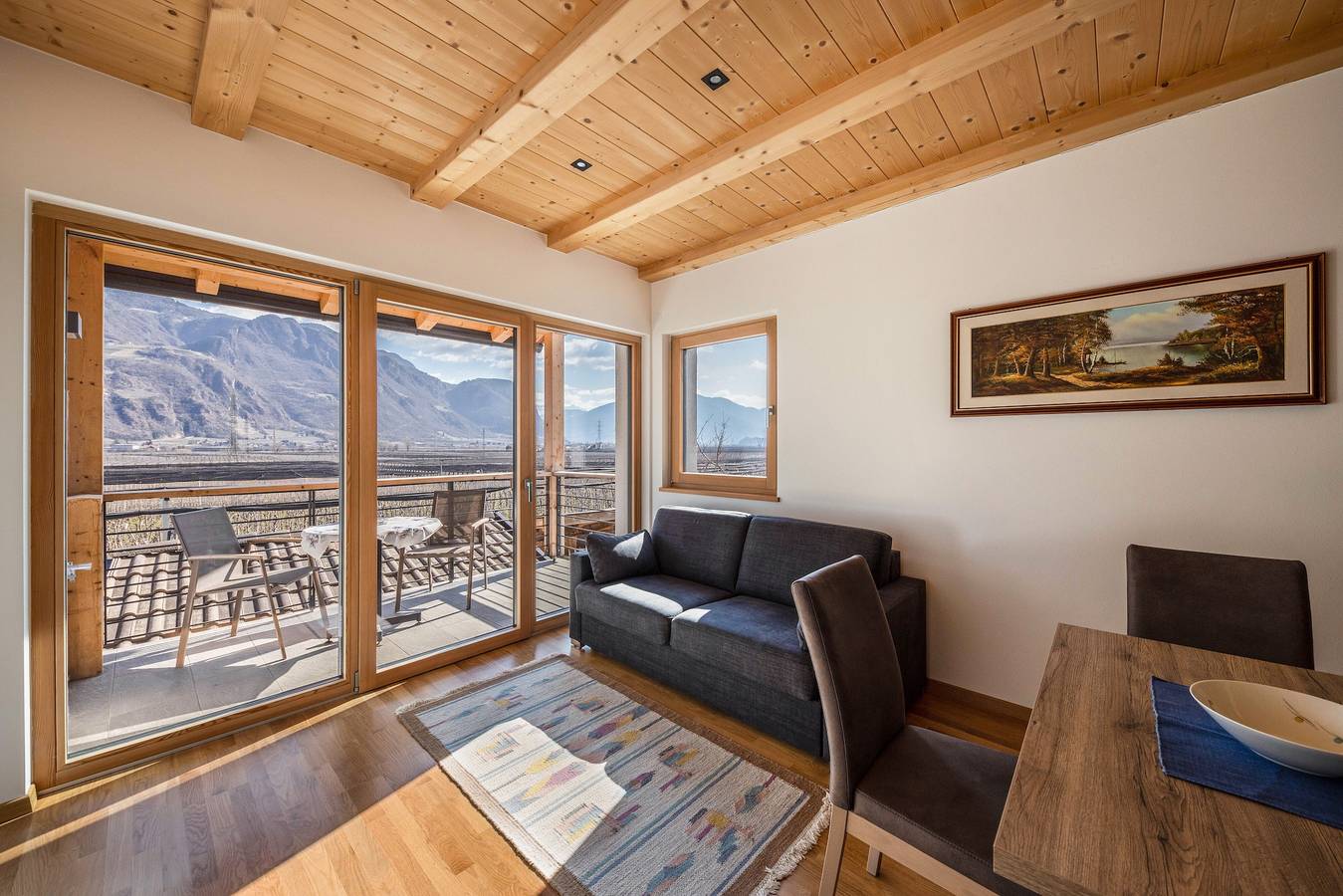 Appartamento intero, Luminoso appartamento "1 Weger" con vista panoramica sulle montagne, Wi-Fi e balcone in Andrian, Alpi della Val di Non