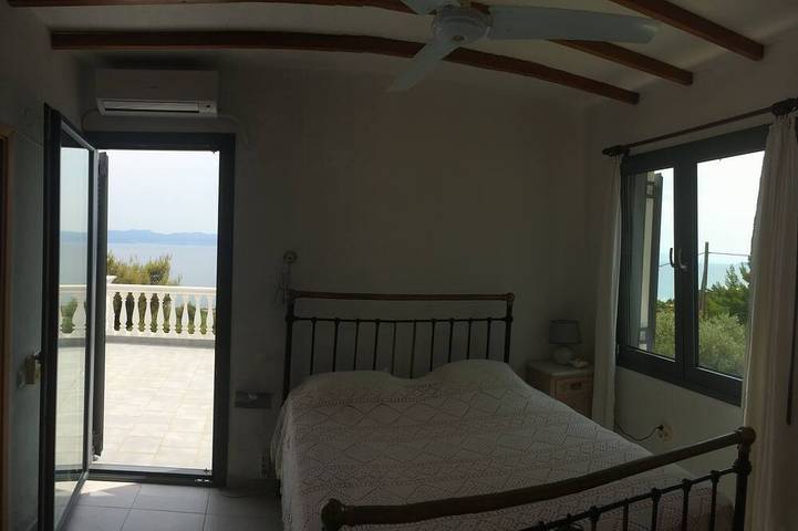 Große Villa am Strand mit privatem Pool + Garten für 10/12 Pers. Athen 90 Mn in Theologos, Fthiotida