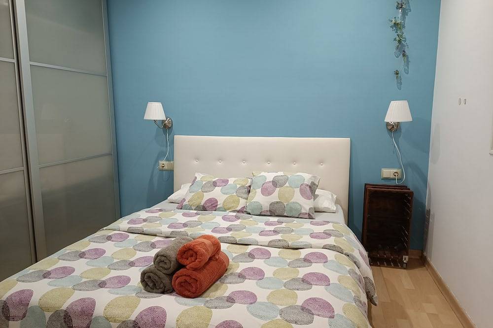 Entire apartment, Bcn. Sants-Wifi free-Parking in Barcelona Centre, Barcelona