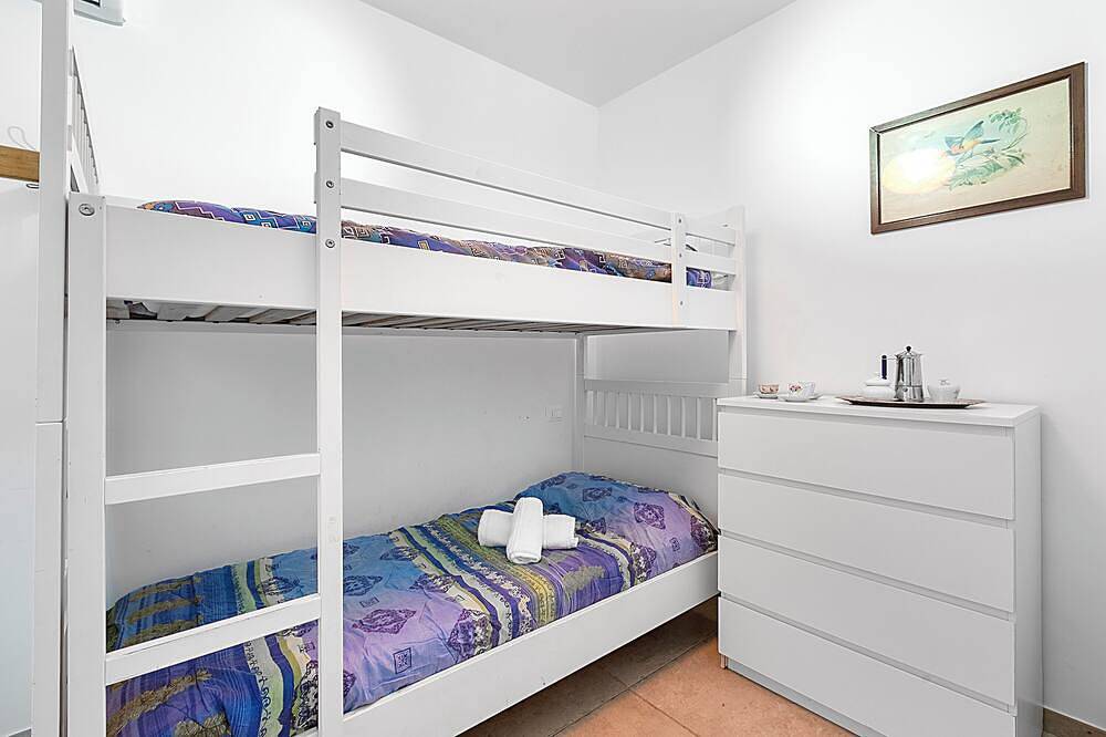 Entire apartment, Casa Paolo - Sea Front, Ceriale, Italy in Ceriale, Riviera di Ponente