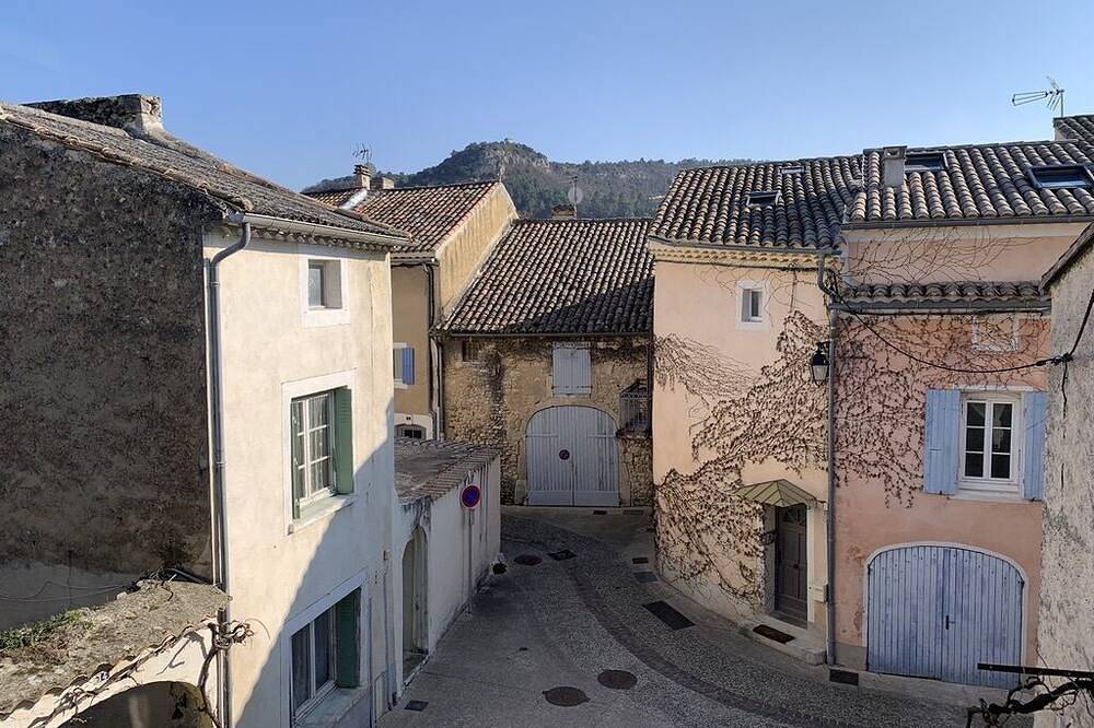 Cosy house with terrace and garage in quiet village center in Saint-Paul-Trois-Châteaux, Nyons region