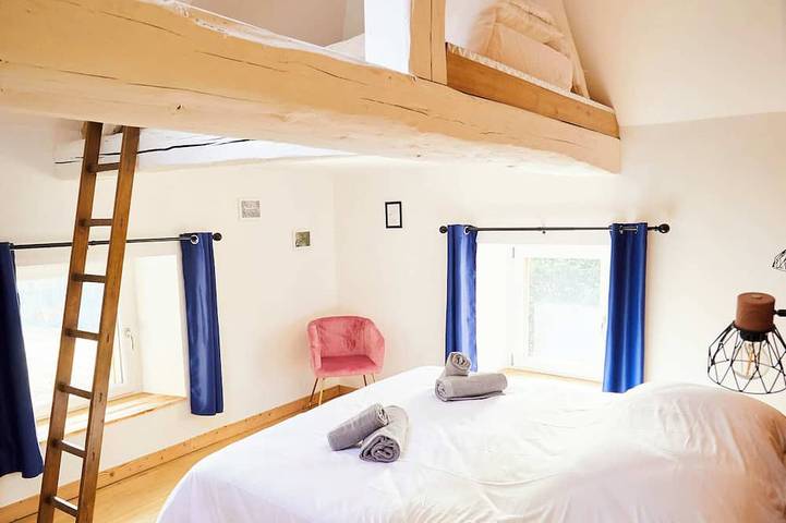 Location de vacances pour 32 personnes, avec jacuzzi ainsi que jardin et sauna, animaux acceptés à La Forge - 3