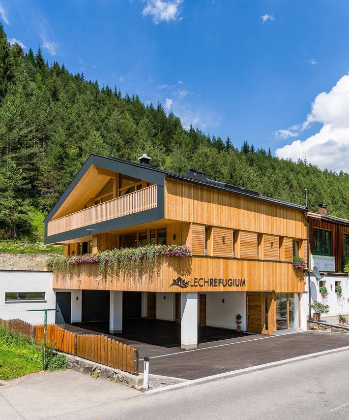 Ferienwohnung für 2 Personen, mit Ausblick und Balkon im Lechtal