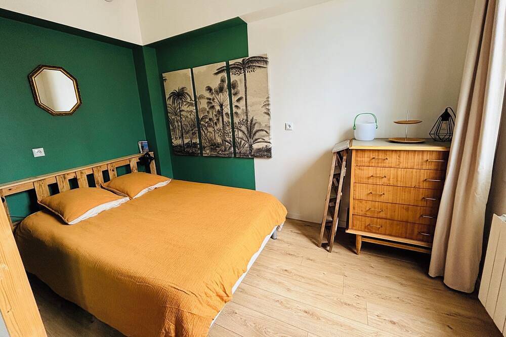 Entire apartment, 2-room apartment near Bordeaux in Talence, Bordeaux region